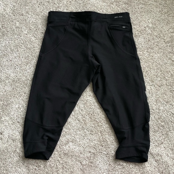 Nike Dri-Fit black crop leggings, size small - Picture 2 of 7